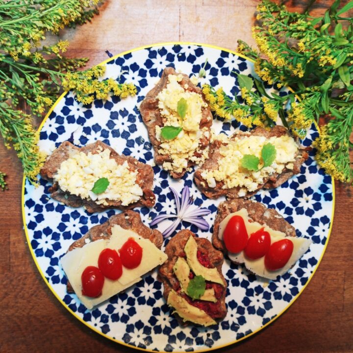 Karelian Rice Pies (Karjalanpiirakka)